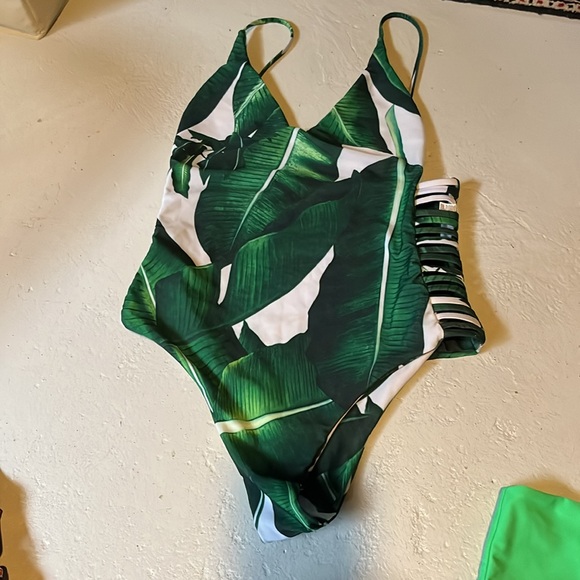 Swim wear bundle - Picture 4 of 6